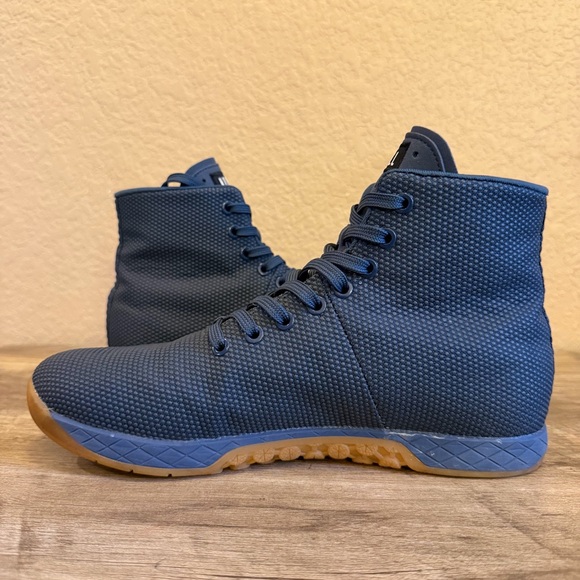 NOBULL Outwork High-Top training shoes navy blue with a gum sole - Picture 6 of 10